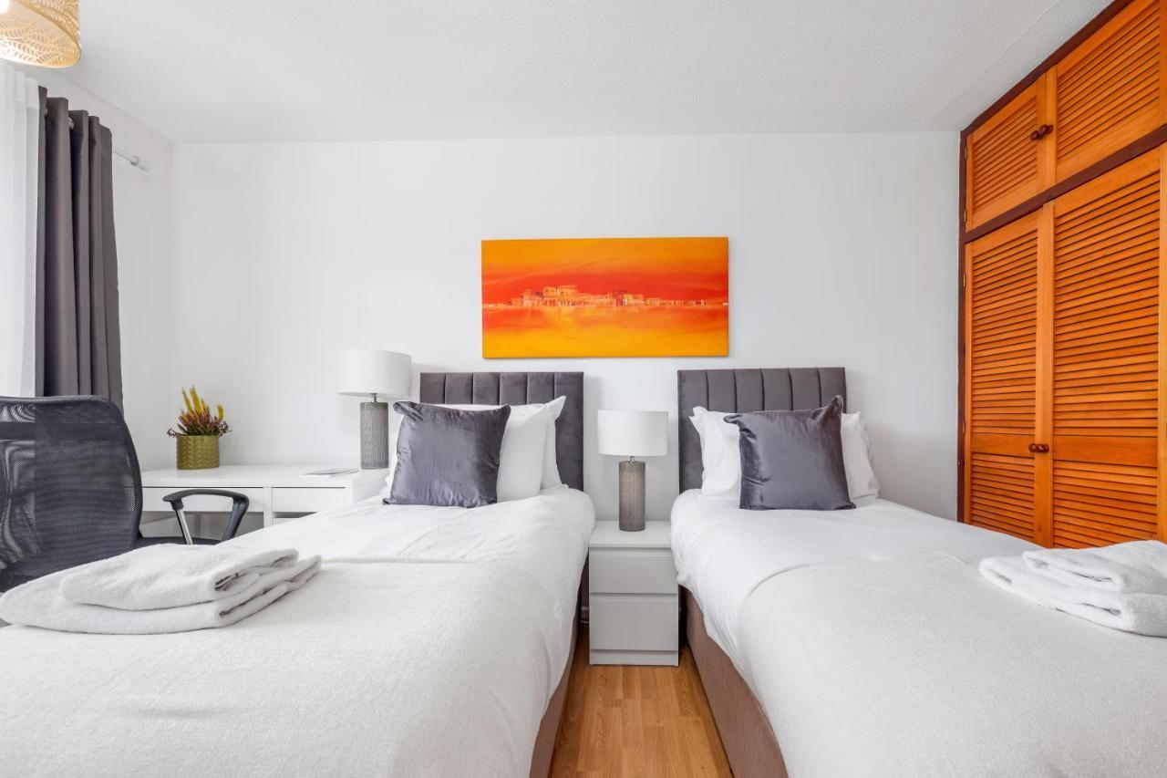 Apartemen 4 Bedroom House With Parking & Garden By Cherry Short Let's & Services Cambridge (Cambridgeshire)